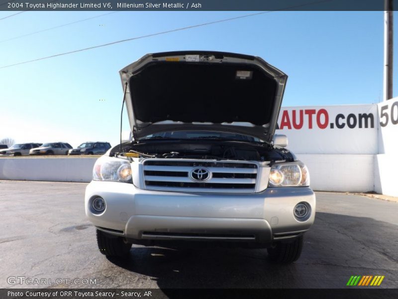 Millenium Silver Metallic / Ash 2004 Toyota Highlander Limited V6