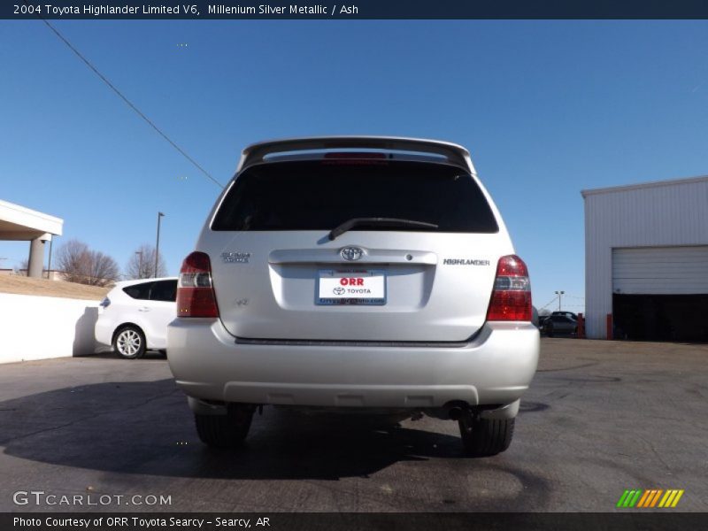 Millenium Silver Metallic / Ash 2004 Toyota Highlander Limited V6