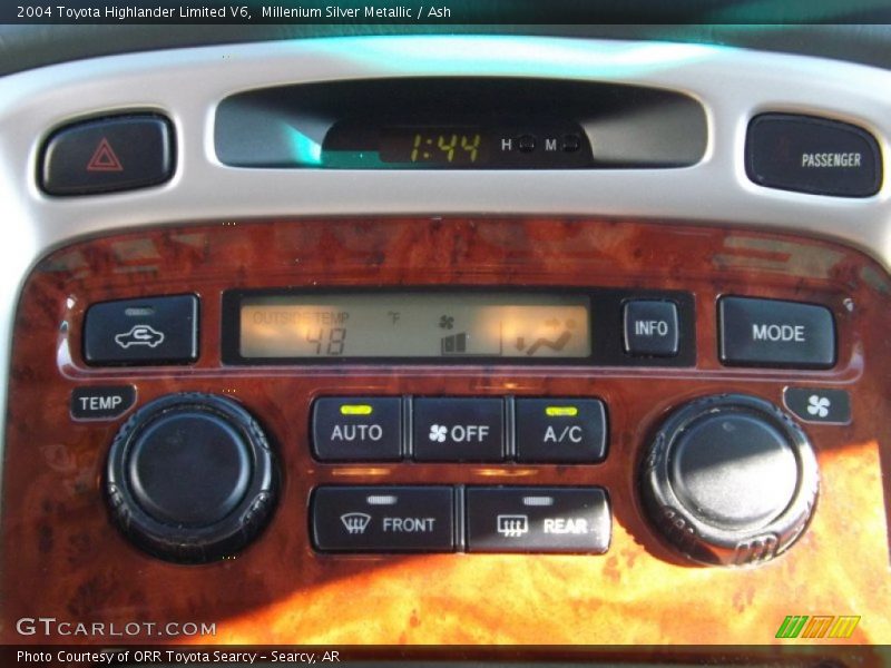 Millenium Silver Metallic / Ash 2004 Toyota Highlander Limited V6