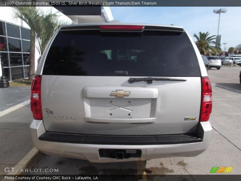 Silver Birch Metallic / Light Titanium/Dark Titanium 2007 Chevrolet Suburban 1500 LS