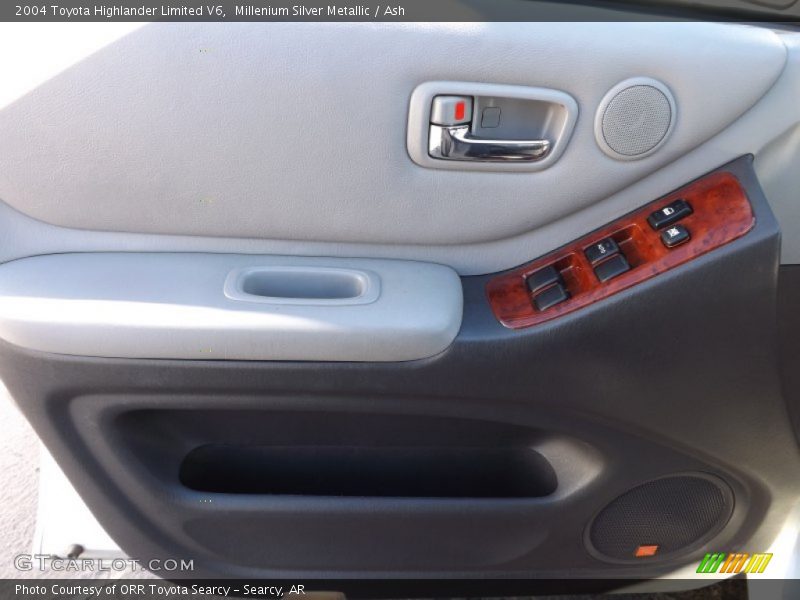 Millenium Silver Metallic / Ash 2004 Toyota Highlander Limited V6