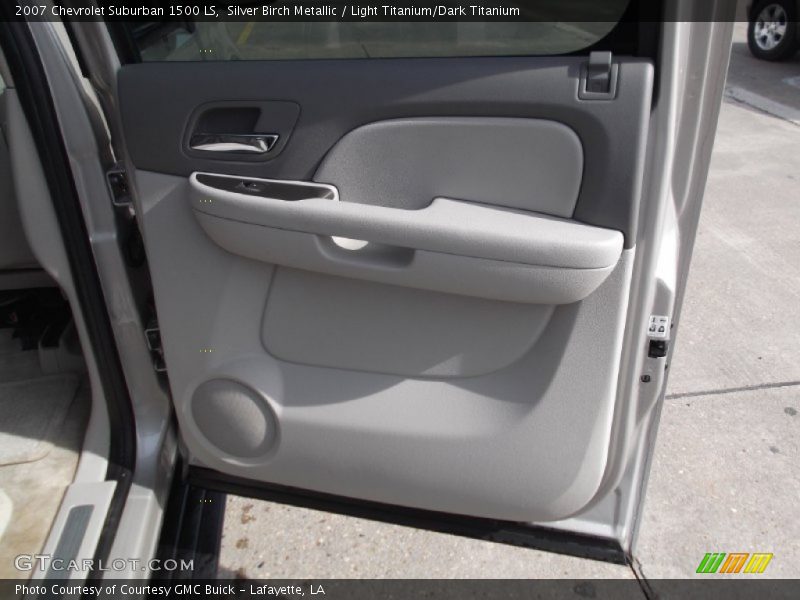 Silver Birch Metallic / Light Titanium/Dark Titanium 2007 Chevrolet Suburban 1500 LS