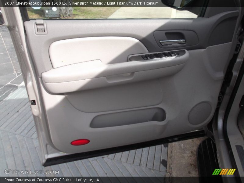 Silver Birch Metallic / Light Titanium/Dark Titanium 2007 Chevrolet Suburban 1500 LS
