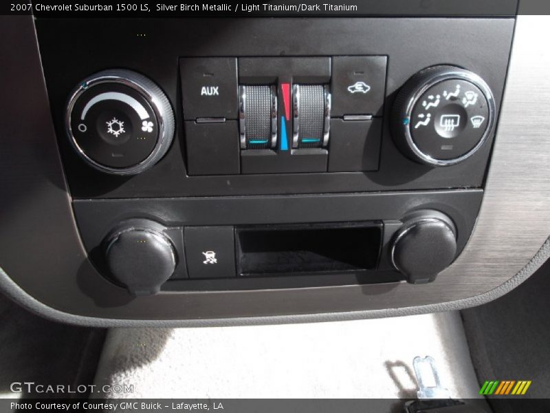 Silver Birch Metallic / Light Titanium/Dark Titanium 2007 Chevrolet Suburban 1500 LS
