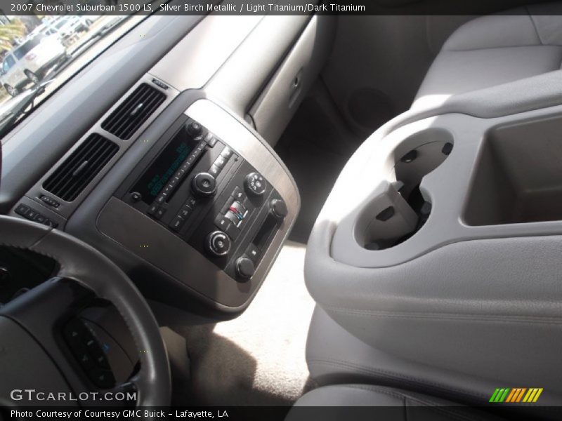 Silver Birch Metallic / Light Titanium/Dark Titanium 2007 Chevrolet Suburban 1500 LS