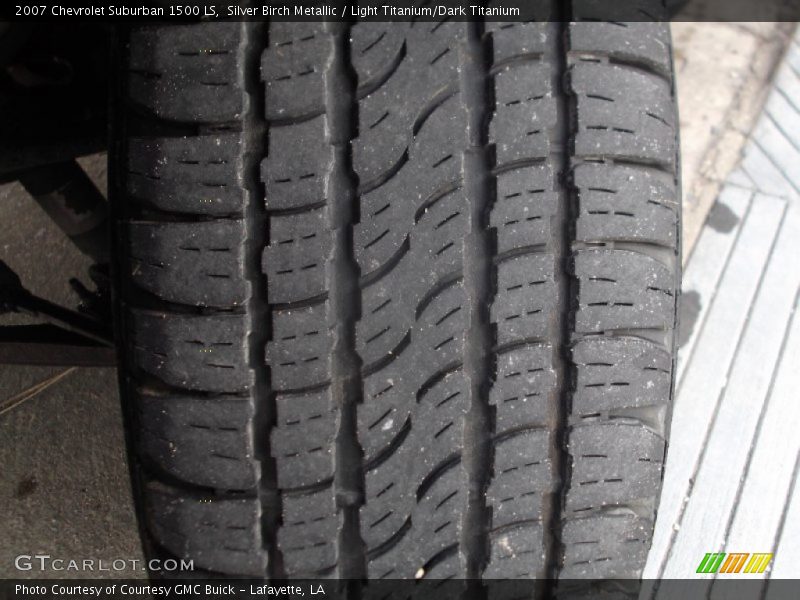Silver Birch Metallic / Light Titanium/Dark Titanium 2007 Chevrolet Suburban 1500 LS