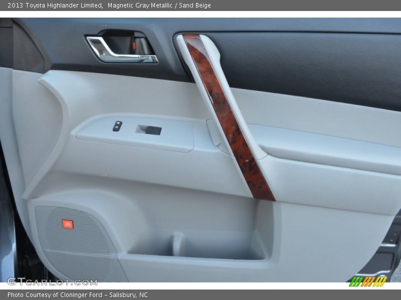 Magnetic Gray Metallic / Sand Beige 2013 Toyota Highlander Limited