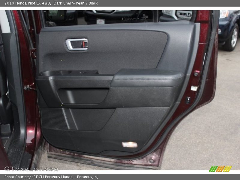 Door Panel of 2010 Pilot EX 4WD