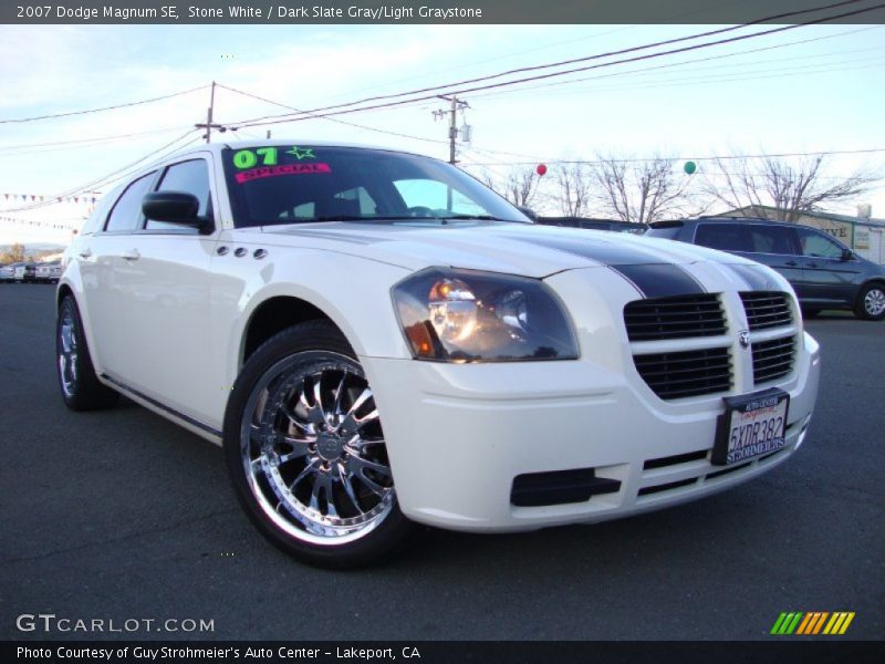 Stone White / Dark Slate Gray/Light Graystone 2007 Dodge Magnum SE