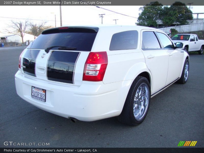 Stone White / Dark Slate Gray/Light Graystone 2007 Dodge Magnum SE