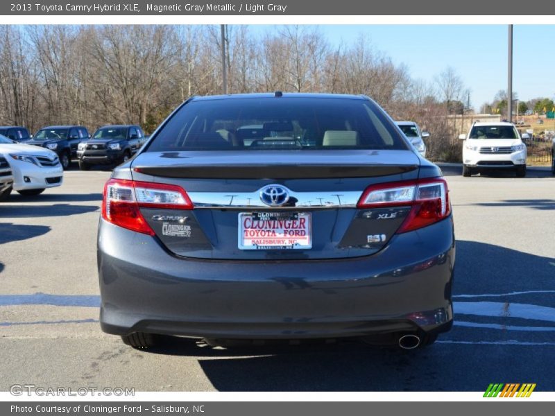 Magnetic Gray Metallic / Light Gray 2013 Toyota Camry Hybrid XLE