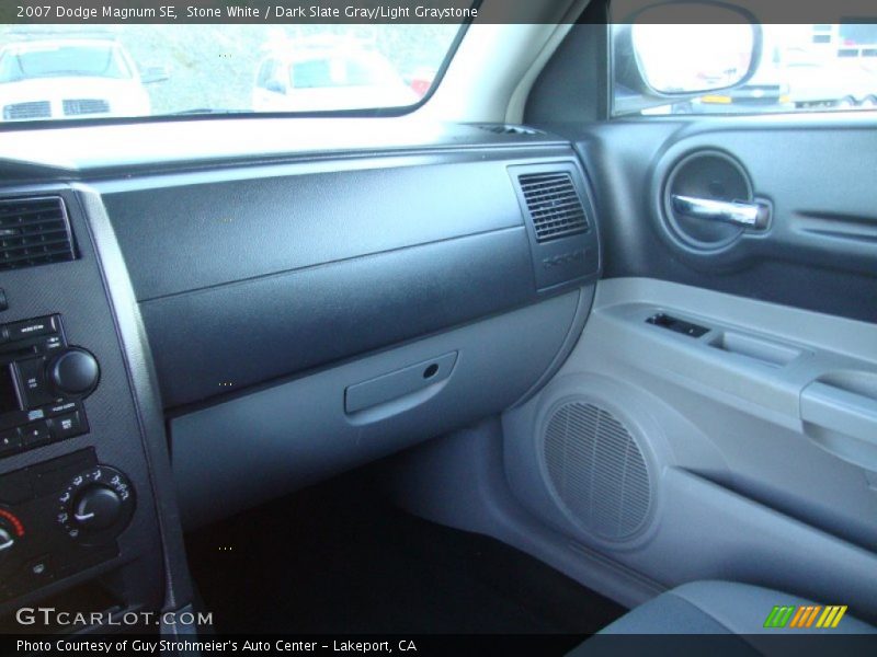 Stone White / Dark Slate Gray/Light Graystone 2007 Dodge Magnum SE