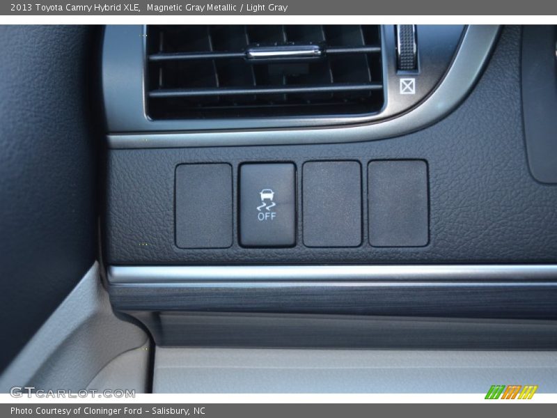 Magnetic Gray Metallic / Light Gray 2013 Toyota Camry Hybrid XLE