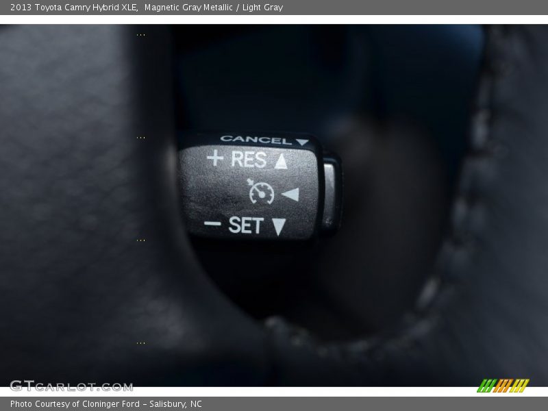 Magnetic Gray Metallic / Light Gray 2013 Toyota Camry Hybrid XLE
