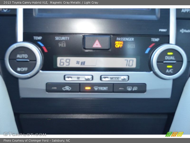 Magnetic Gray Metallic / Light Gray 2013 Toyota Camry Hybrid XLE