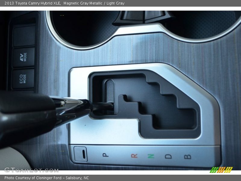 Magnetic Gray Metallic / Light Gray 2013 Toyota Camry Hybrid XLE