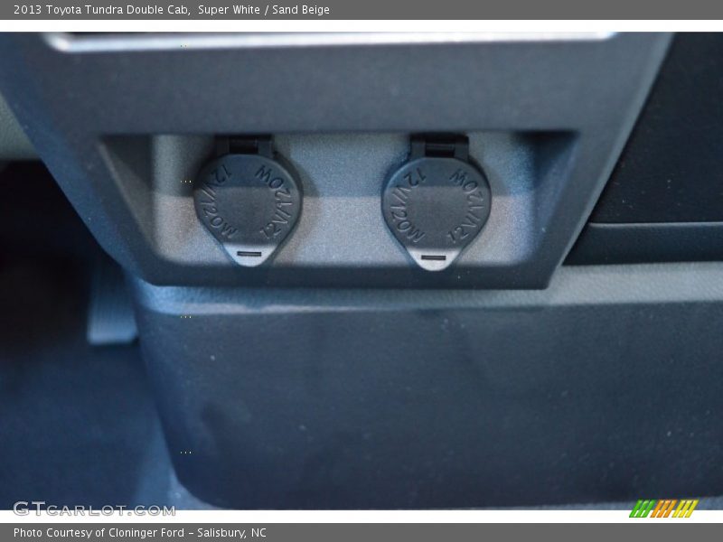 Super White / Sand Beige 2013 Toyota Tundra Double Cab
