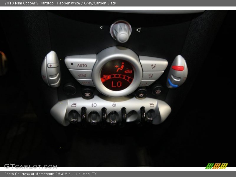 Controls of 2010 Cooper S Hardtop