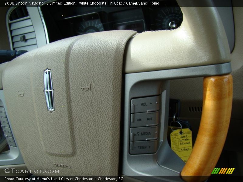 White Chocolate Tri Coat / Camel/Sand Piping 2008 Lincoln Navigator L Limited Edition