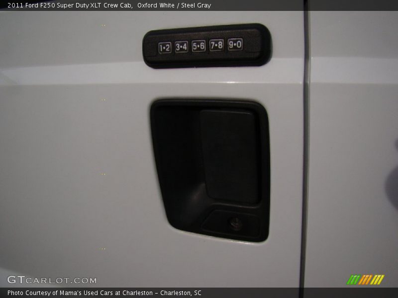Oxford White / Steel Gray 2011 Ford F250 Super Duty XLT Crew Cab
