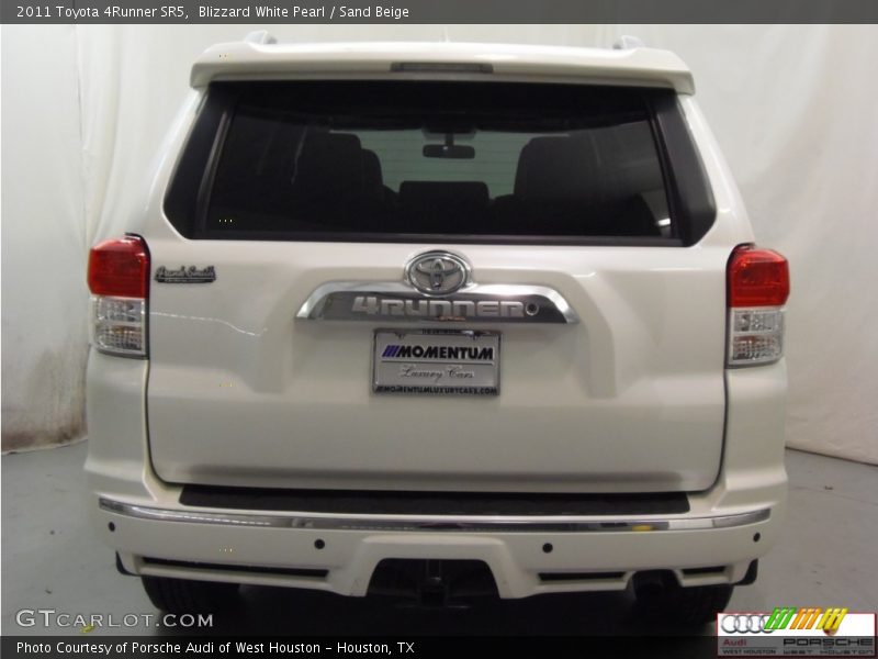 Blizzard White Pearl / Sand Beige 2011 Toyota 4Runner SR5