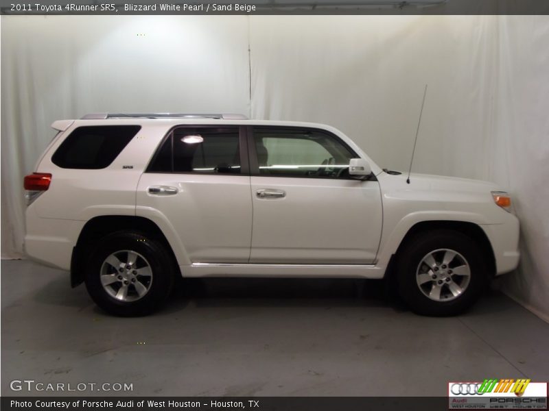 Blizzard White Pearl / Sand Beige 2011 Toyota 4Runner SR5
