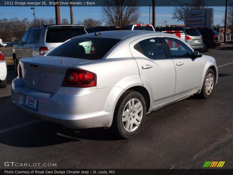 Bright Silver Metallic / Black 2012 Dodge Avenger SE