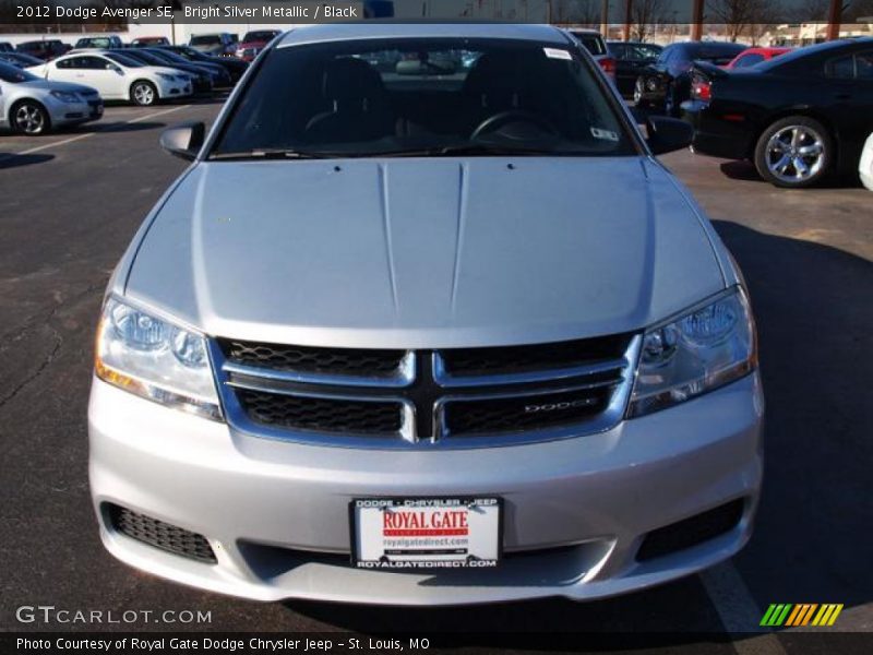 Bright Silver Metallic / Black 2012 Dodge Avenger SE