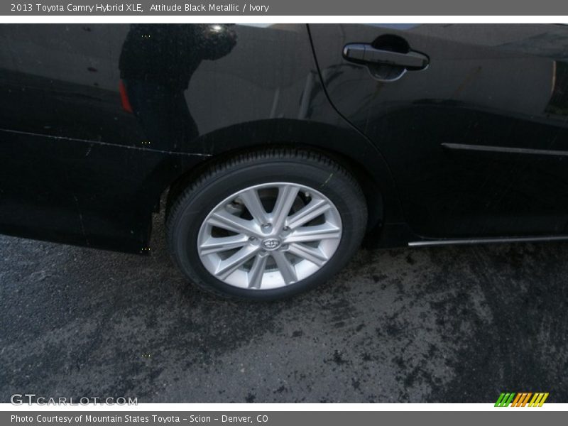 Attitude Black Metallic / Ivory 2013 Toyota Camry Hybrid XLE