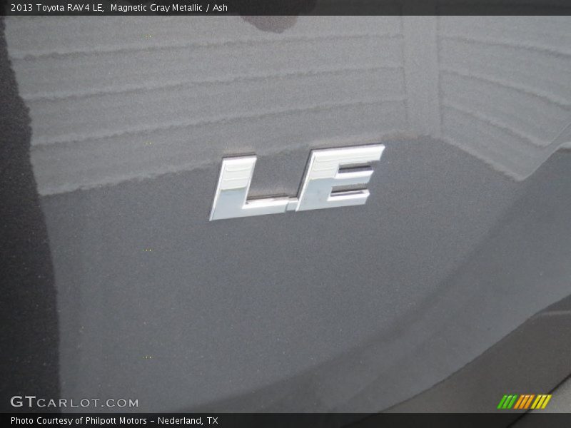  2013 RAV4 LE Logo