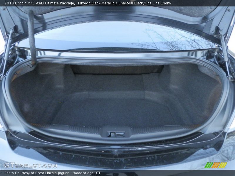  2010 MKS AWD Ultimate Package Trunk