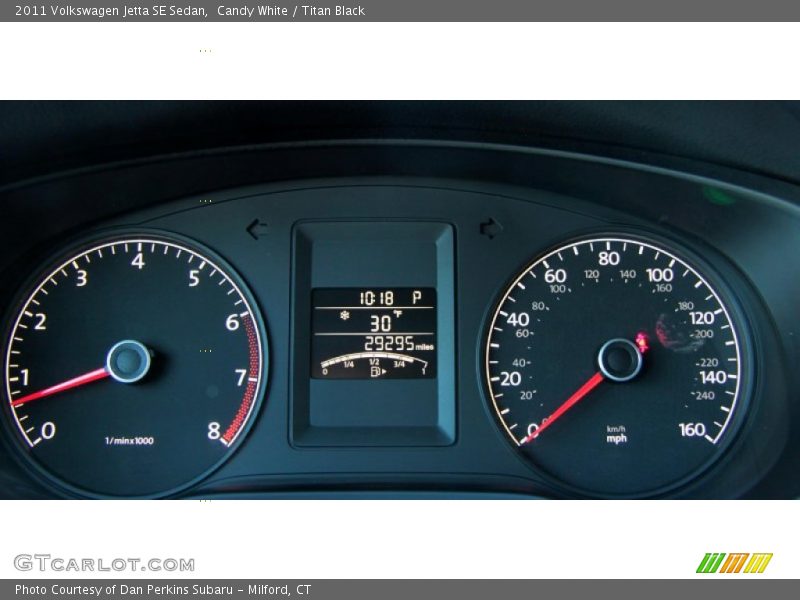 Candy White / Titan Black 2011 Volkswagen Jetta SE Sedan
