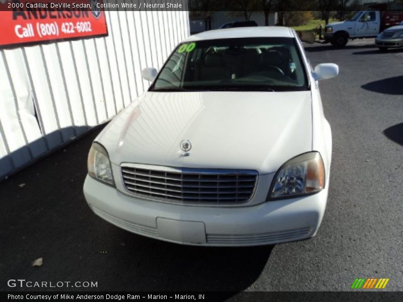 Cotillion White / Neutral Shale 2000 Cadillac DeVille Sedan