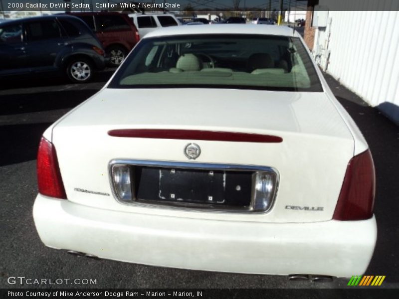 Cotillion White / Neutral Shale 2000 Cadillac DeVille Sedan
