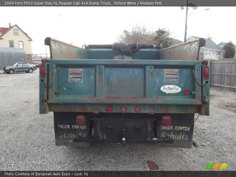 Oxford White / Medium Flint 2004 Ford F550 Super Duty XL Regular Cab 4x4 Dump Truck