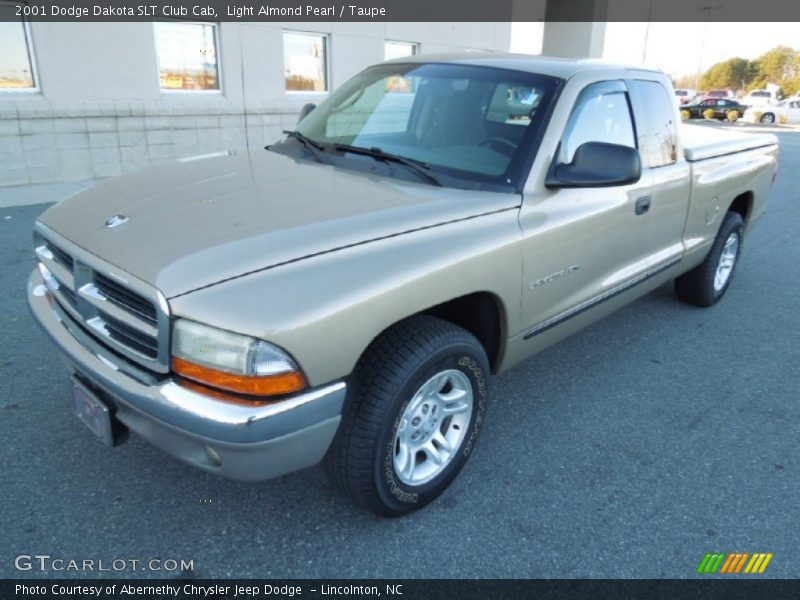 Light Almond Pearl / Taupe 2001 Dodge Dakota SLT Club Cab