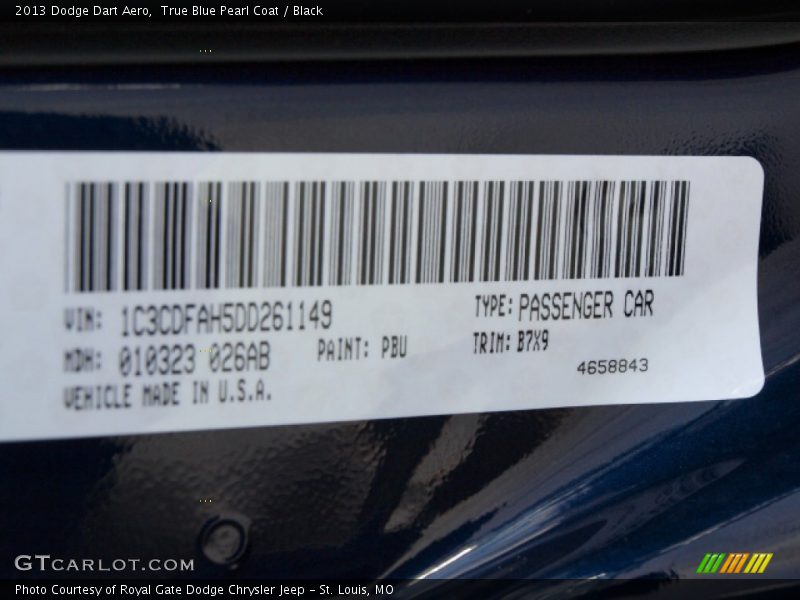 True Blue Pearl Coat / Black 2013 Dodge Dart Aero