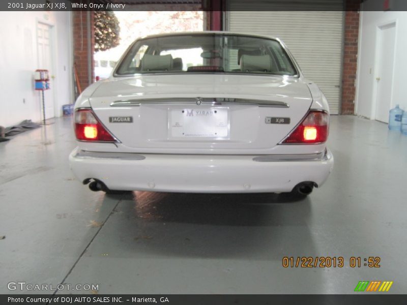White Onyx / Ivory 2001 Jaguar XJ XJ8