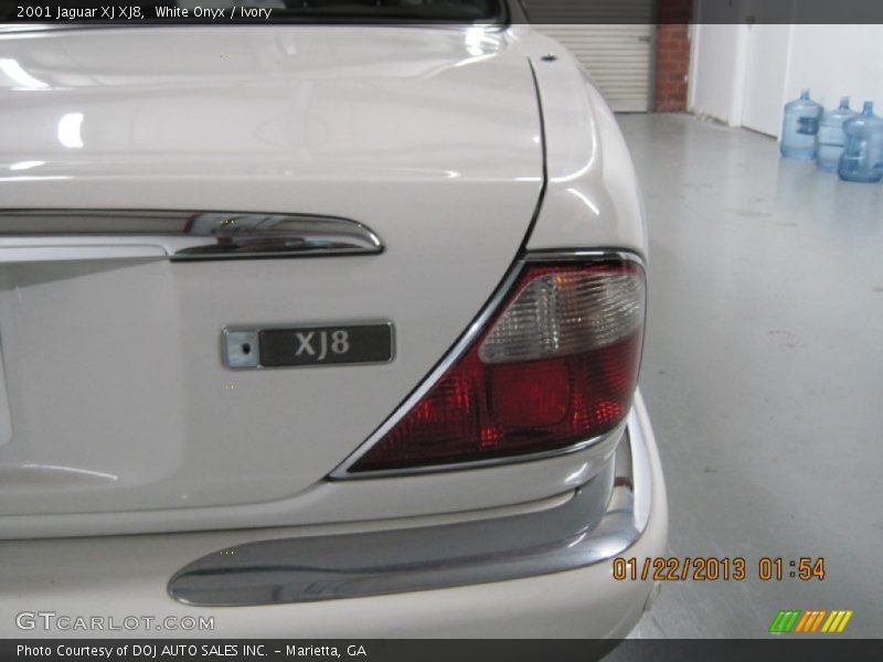 White Onyx / Ivory 2001 Jaguar XJ XJ8