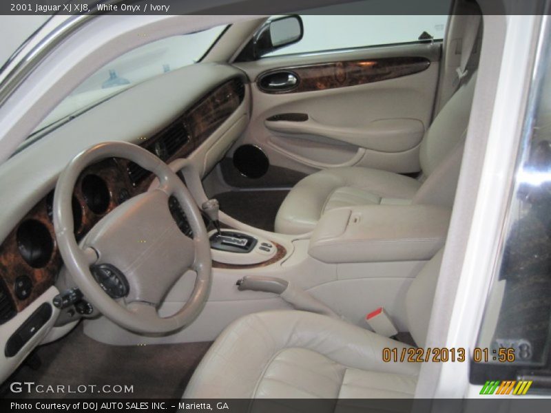  2001 XJ XJ8 Ivory Interior
