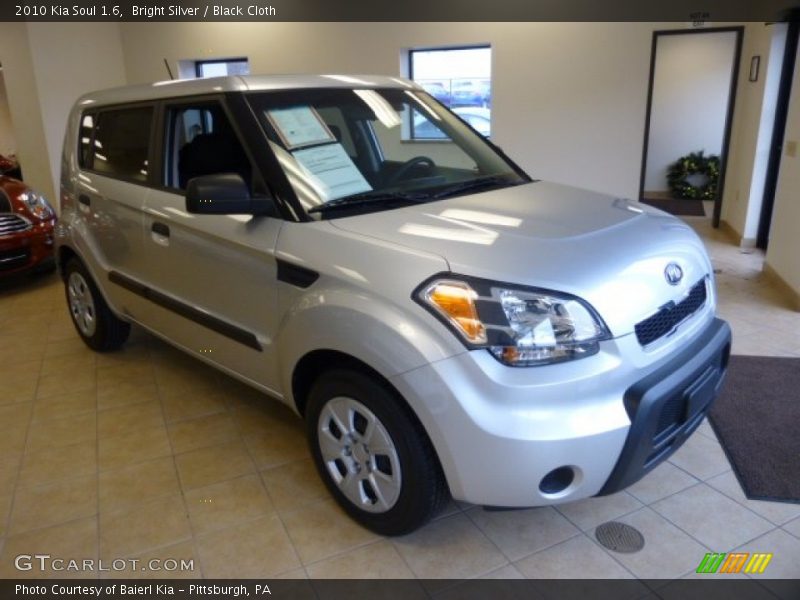 Bright Silver / Black Cloth 2010 Kia Soul 1.6