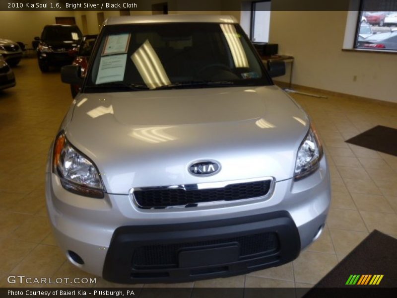 Bright Silver / Black Cloth 2010 Kia Soul 1.6