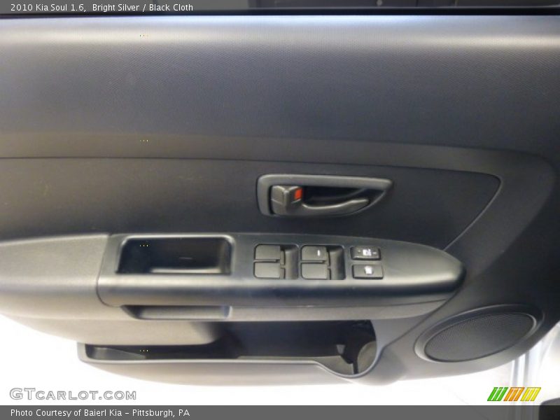 Bright Silver / Black Cloth 2010 Kia Soul 1.6