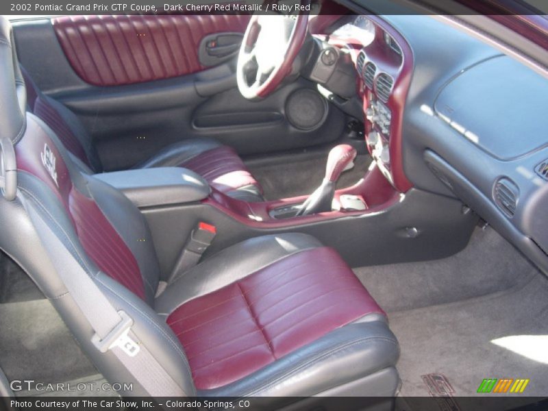  2002 Grand Prix GTP Coupe Ruby Red Interior