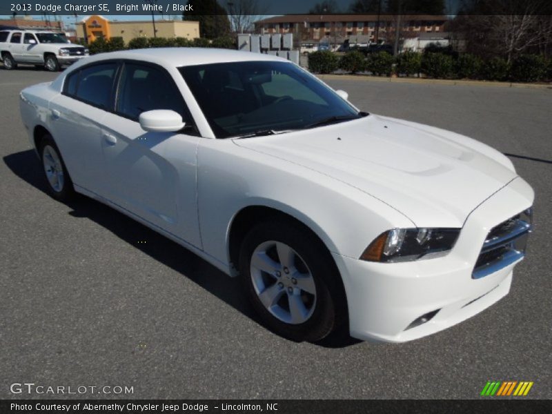 Bright White / Black 2013 Dodge Charger SE