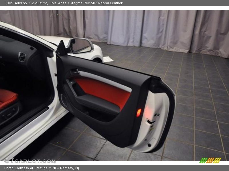 Ibis White / Magma Red Silk Nappa Leather 2009 Audi S5 4.2 quattro