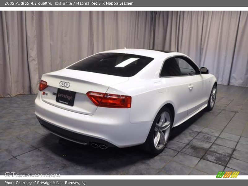 Ibis White / Magma Red Silk Nappa Leather 2009 Audi S5 4.2 quattro