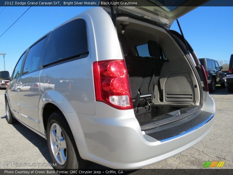 Bright Silver Metallic / Black/Light Graystone 2012 Dodge Grand Caravan SXT