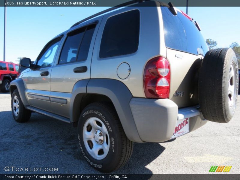 Light Khaki Metallic / Khaki 2006 Jeep Liberty Sport