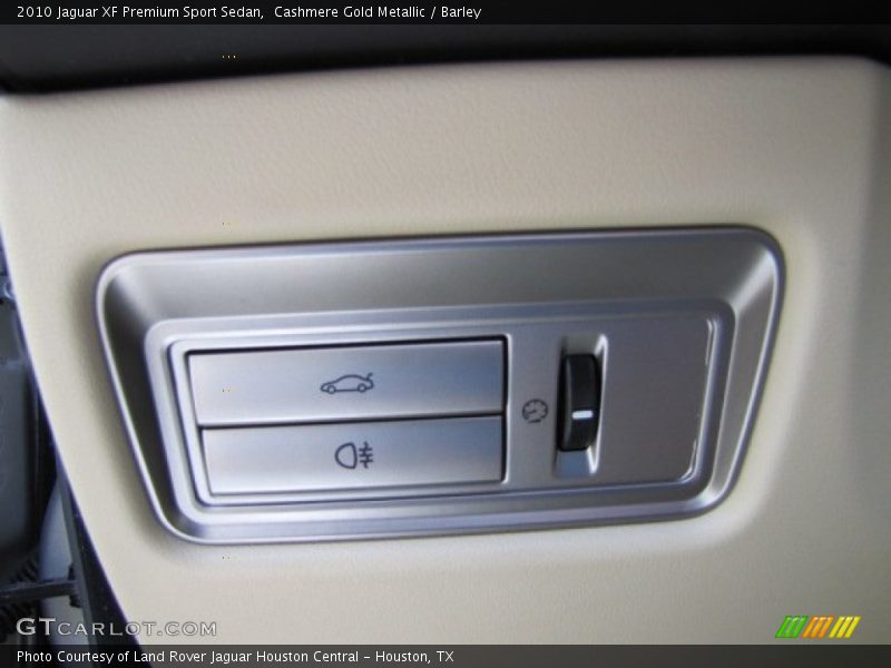 Cashmere Gold Metallic / Barley 2010 Jaguar XF Premium Sport Sedan
